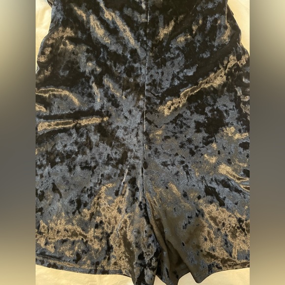 Warrior Within Designs- Black Velvet Tigre Shortsie- size medium - Picture 5 of 7